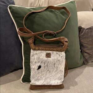 STS Ranchwear cowhide purse